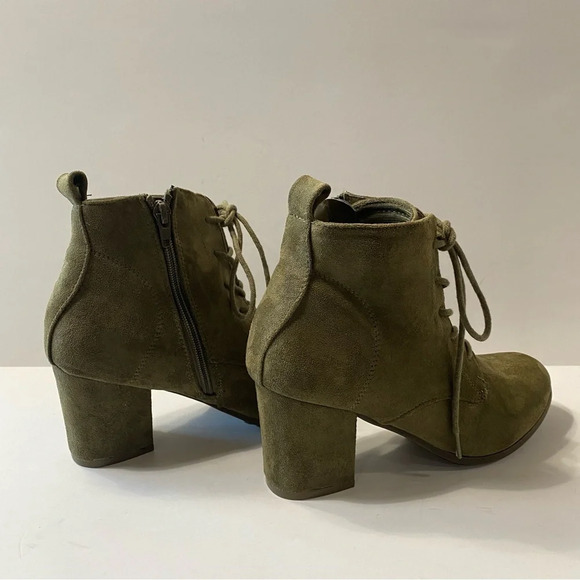 Steve Madden "NWOB" Olive Green Tammy Lace Up Suede Block Heel Boots Size 7 - Picture 2 of 8